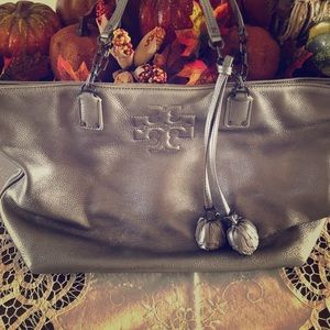 Medium size Tory Burch purse